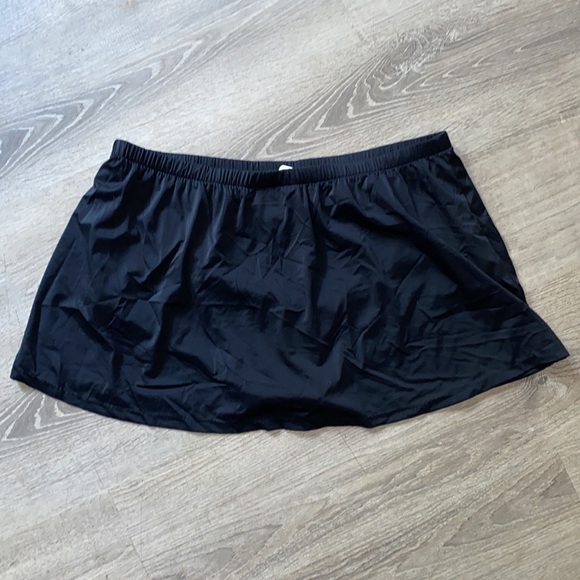 Azul NWT 26W Black Swim Skirt with Elastic Waist 15” Long - Picture 3 of 9